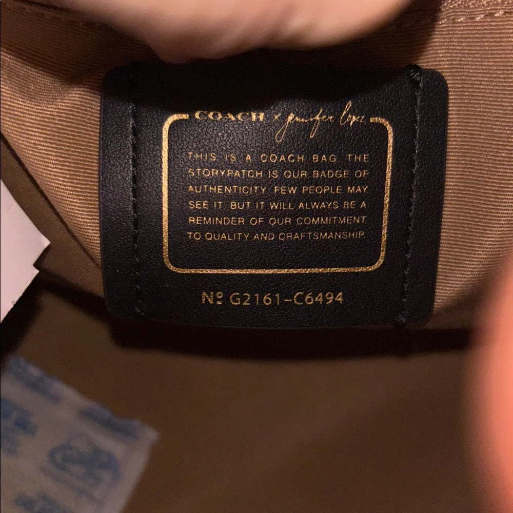 Coach 🆕 JLO Dempsey Tote 22 collectable  New York skyline Jennifer Lopez & Coach